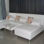 Moderne Ferienvilla Zwischen Huegeln Und Meer