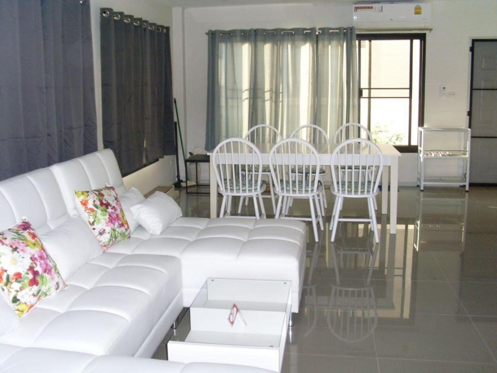 Moderne Ferienvilla Zwischen Huegeln Und Hua Hin